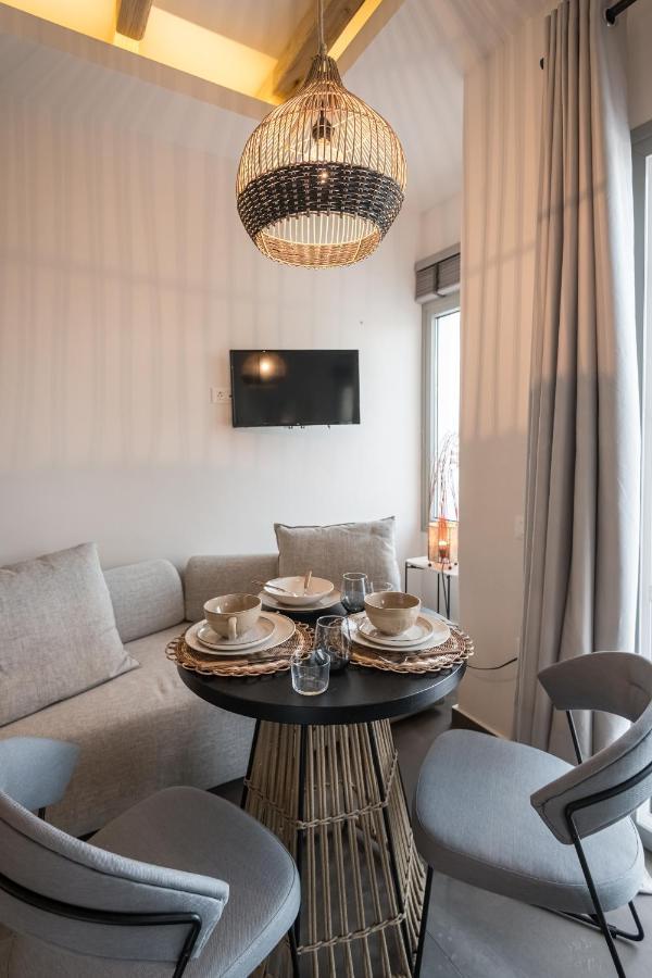 Vivere Luxury Suites Pera Gyalos Exterior foto