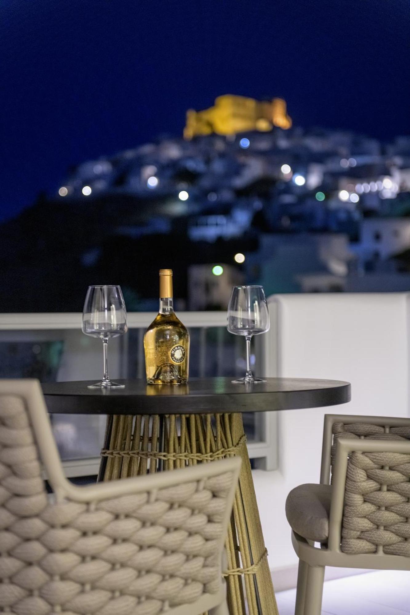 Vivere Luxury Suites Pera Gyalos Exterior foto